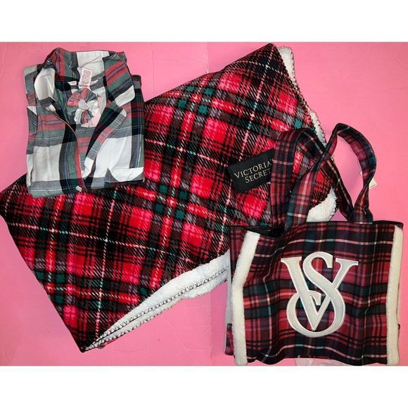 VICTORIA'S SECRET XS PJ SLEEPWEAR SET+BLANKET+BAG flannel red PLAID CHRISTMAS - Picture 1 of 6